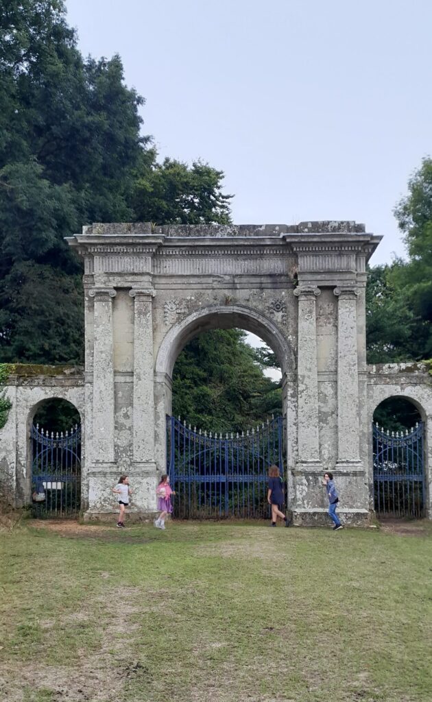 How to find Freemantle Gate on the isle of Wight